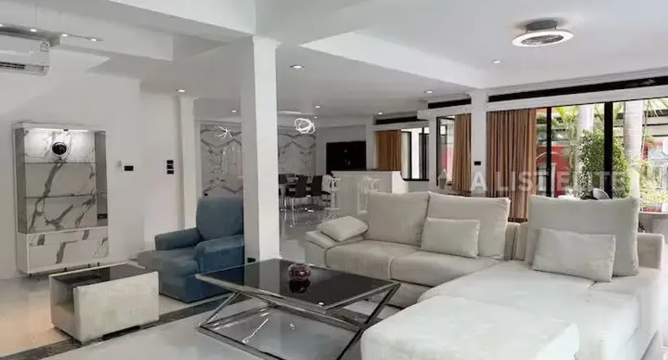 Haus zur Miete mit 4 Zimmer in Bang Lamung, Chonburi
