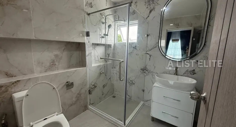 For rent 5 bedrooms house in Bang Lamung, Chonburi