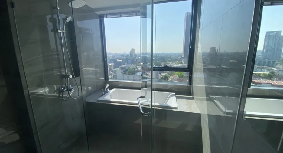 For sale and for rent 1 bed condo in Khlong Toei, Bangkok