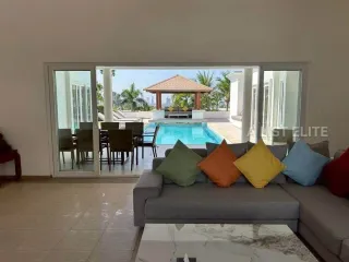 Haus zur Miete mit 4 Zimmer in Bang Lamung, Chonburi