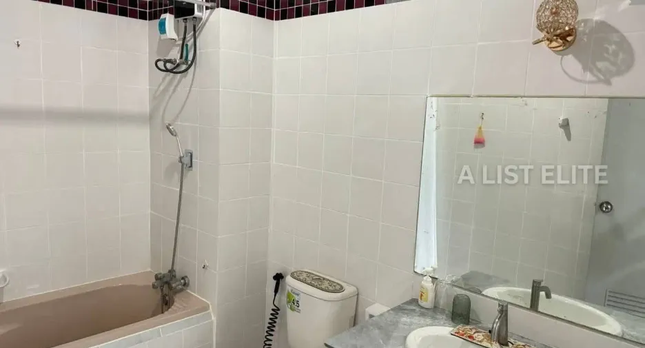 For sale 5 bedrooms house in Bang Lamung, Chonburi