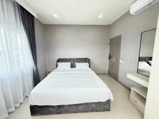 À louer 5 chambres maison à Bang Lamung, Chonburi