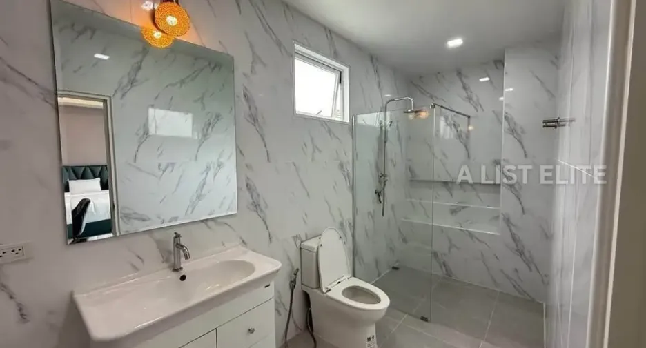 For rent 5 bedrooms house in Bang Lamung, Chonburi