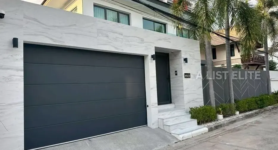 For rent 5 bedrooms house in Bang Lamung, Chonburi
