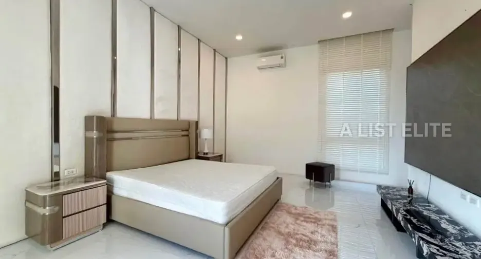 For rent 5 bedrooms house in Bang Lamung, Chonburi
