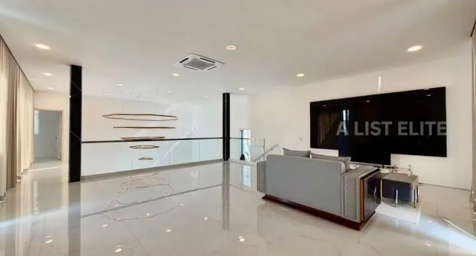 For rent 5 bedrooms house in Bang Lamung, Chonburi