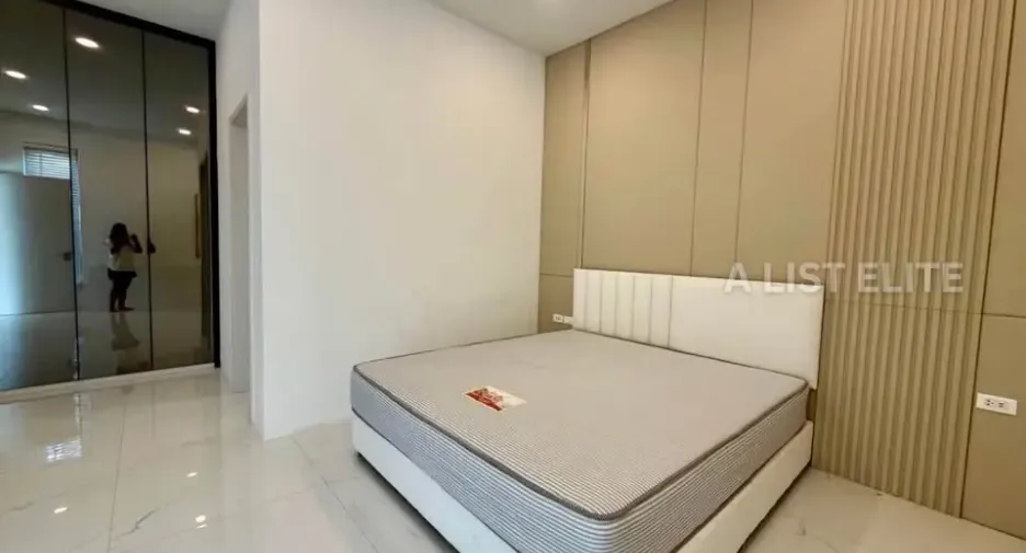 For rent 5 bedrooms house in Bang Lamung, Chonburi