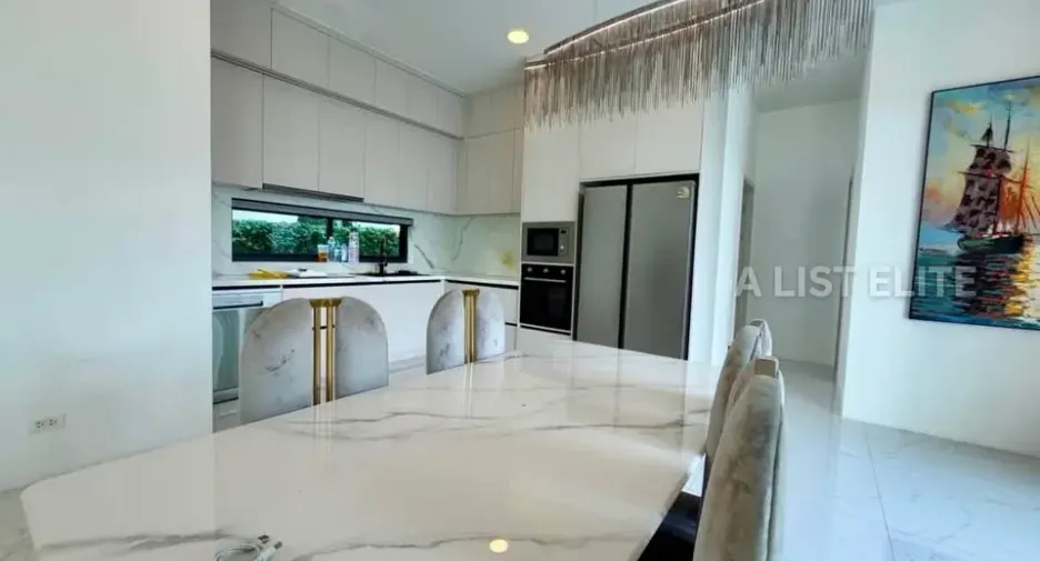 For rent 5 bedrooms house in Bang Lamung, Chonburi