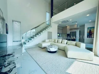 Haus zur Miete mit 5 Zimmer in Bang Lamung, Chonburi