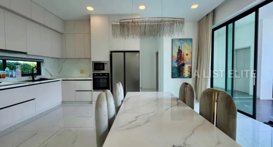 For rent 5 bedrooms house in Bang Lamung, Chonburi