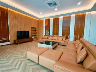 Haus zur Miete mit 5 Zimmer in Bang Lamung, Chonburi