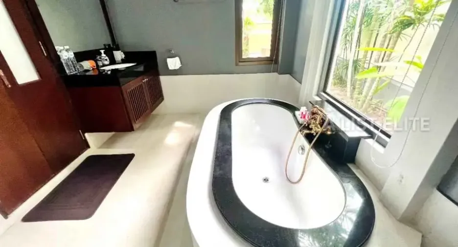 For rent 5 bedrooms house in Bang Lamung, Chonburi