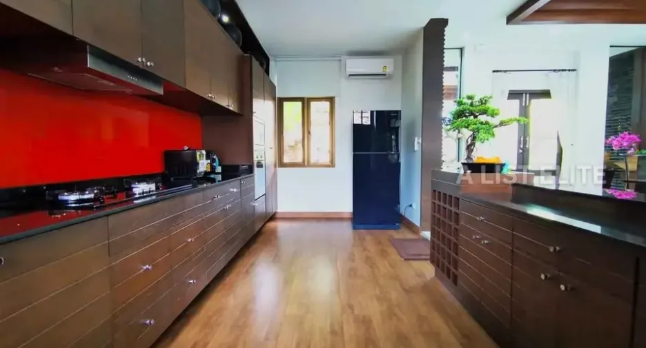 For rent 5 bedrooms house in Bang Lamung, Chonburi