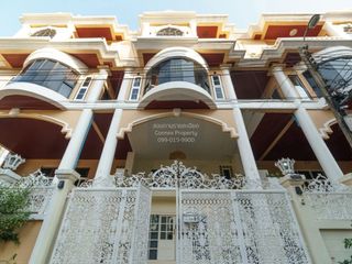 For rent 5 ベッドルーム townhouse in Watthana, Bangkok