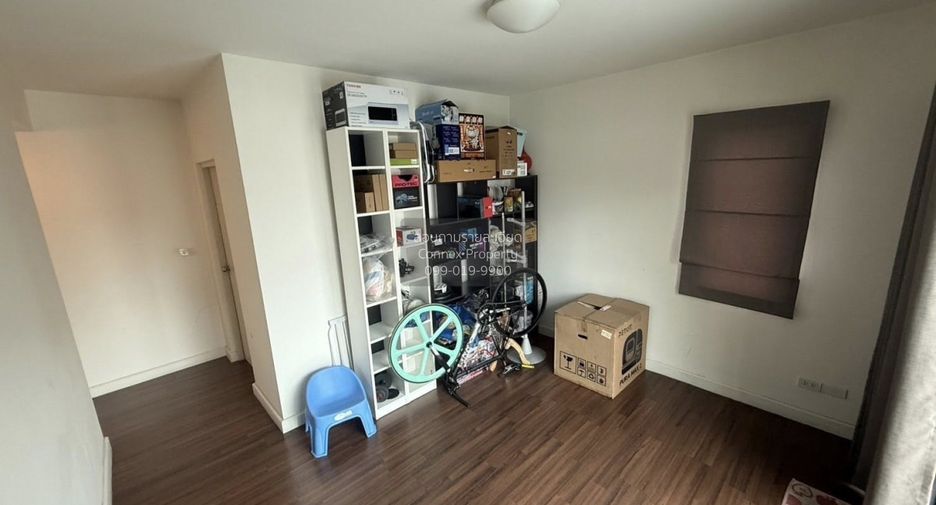 For rent 3 bedrooms townhouse in Chom Thong, Bangkok