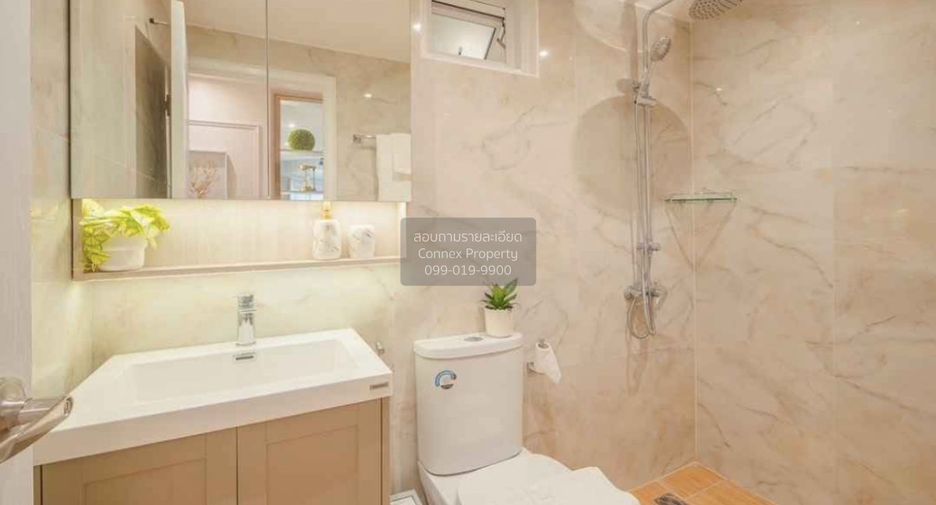 For rent 2 bedrooms condo in Yan Nawa, Bangkok