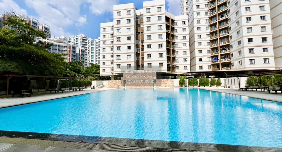 For rent 2 bedrooms condo in Yan Nawa, Bangkok