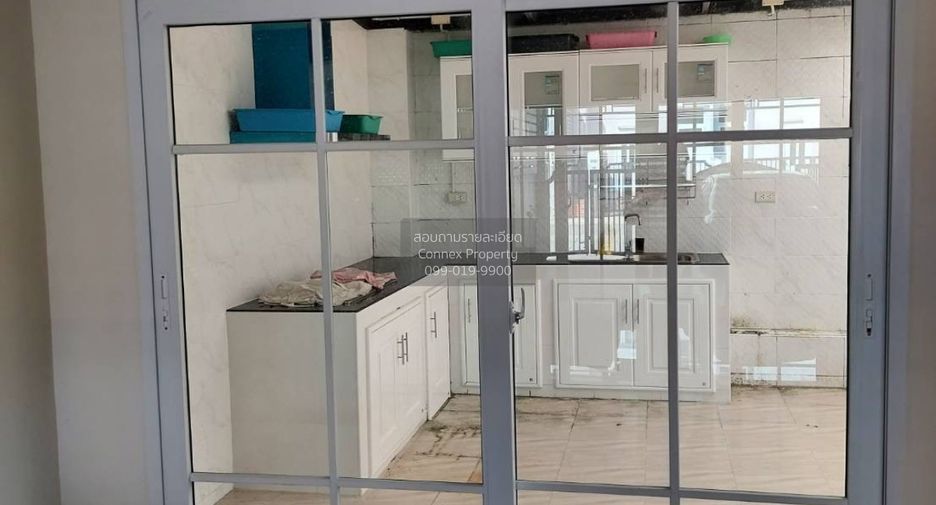 For rent 3 bedrooms townhouse in Rat Burana, Bangkok