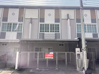 For rent 3 bedrooms townhouse in Rat Burana, Bangkok