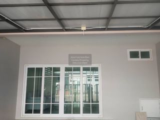 For rent 3 bedrooms townhouse in Rat Burana, Bangkok