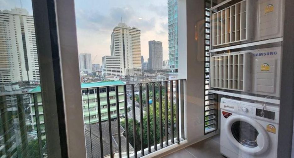 For rent 2 bedrooms condo in Bang Rak, Bangkok