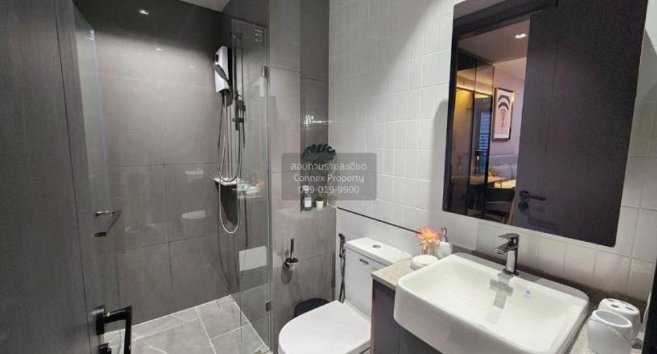 For rent 2 bedrooms condo in Bang Rak, Bangkok