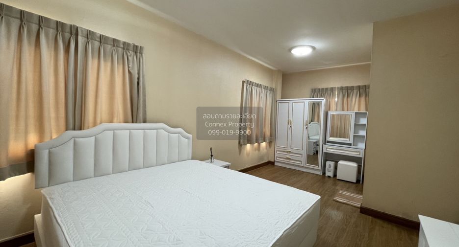 Haus zur Miete mit 4 Zimmer in Lat Phrao, Bangkok