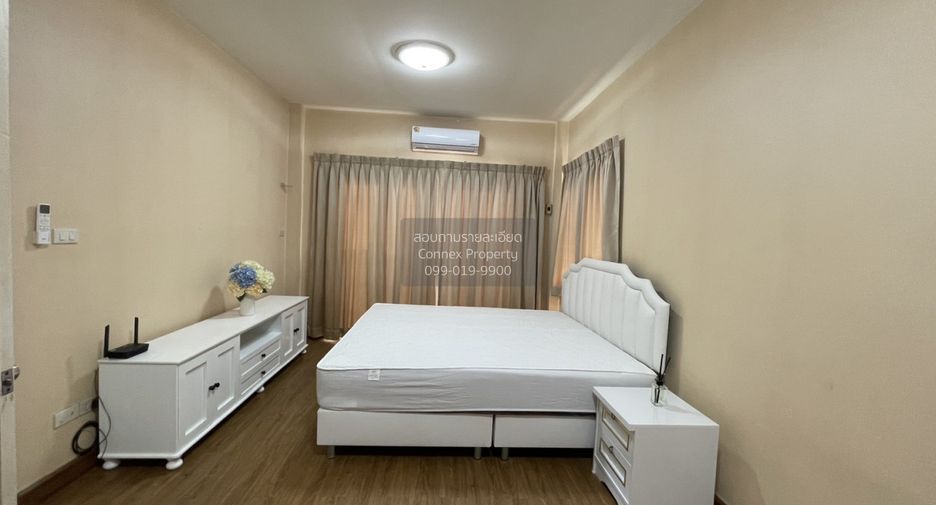 Haus zur Miete mit 4 Zimmer in Lat Phrao, Bangkok