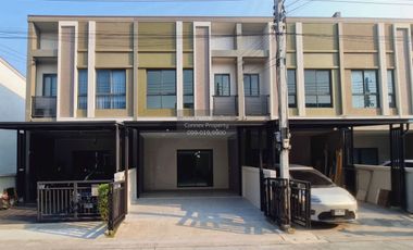 À vendre 3 chambres maison de ville à Mueang Pathum Thani, Pathum Thani