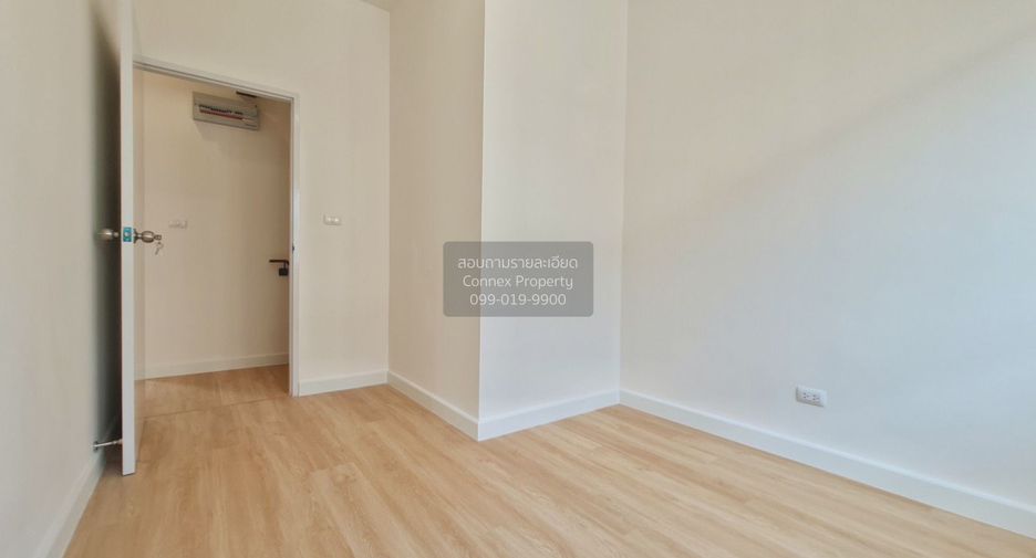 For sale 3 bedrooms townhouse in Mueang Pathum Thani, Pathum Thani