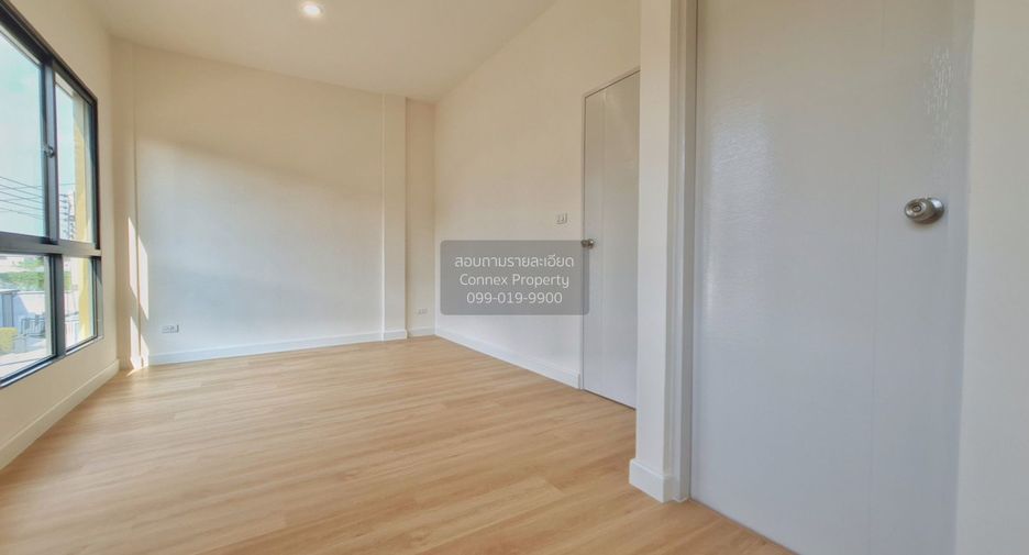 For sale 3 bedrooms townhouse in Mueang Pathum Thani, Pathum Thani