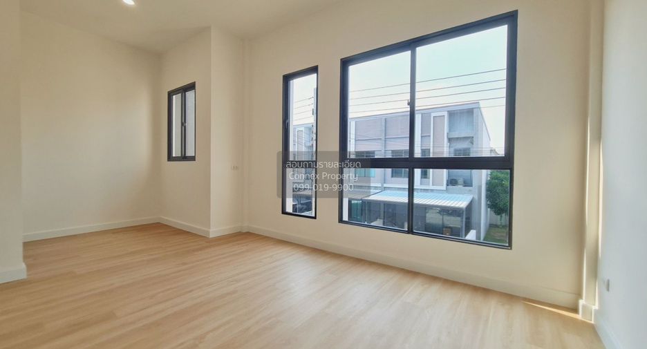 For sale 3 bedrooms townhouse in Mueang Pathum Thani, Pathum Thani