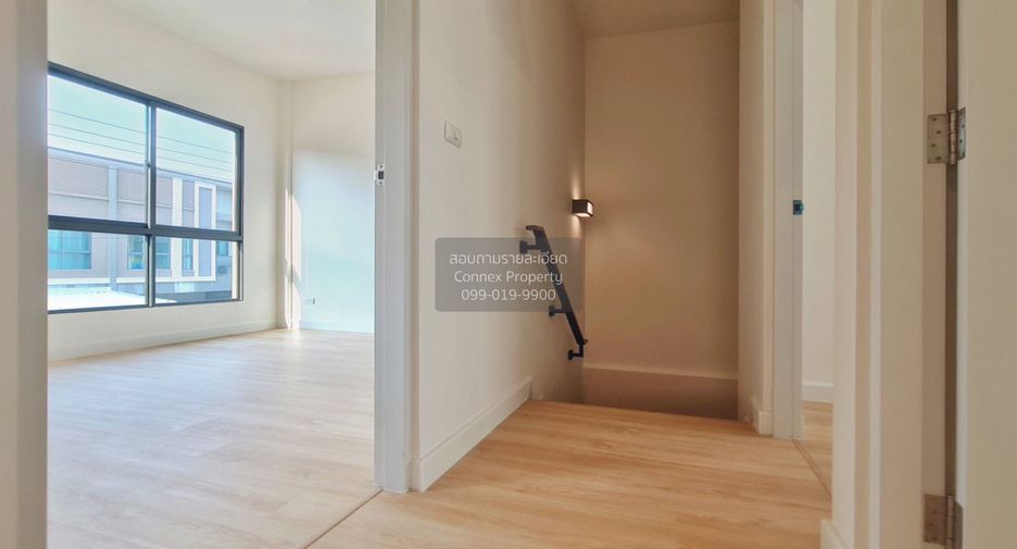 For sale 3 bedrooms townhouse in Mueang Pathum Thani, Pathum Thani