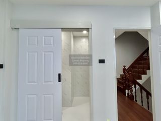 For sale 6 bedrooms townhouse in Sathon, Bangkok