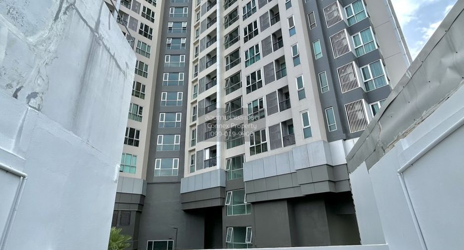 For sale 6 bedrooms townhouse in Sathon, Bangkok