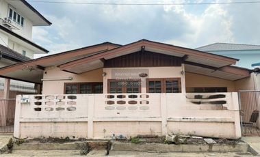 For sale 3 bedrooms house in Lat Phrao, Bangkok