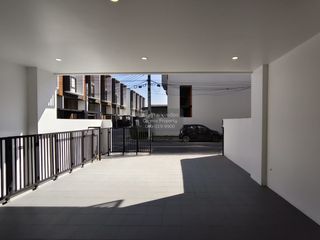 For sale 3 ベッドルーム townhouse in Suan Luang, Bangkok