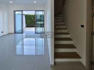 For sale 3 ベッドルーム townhouse in Suan Luang, Bangkok
