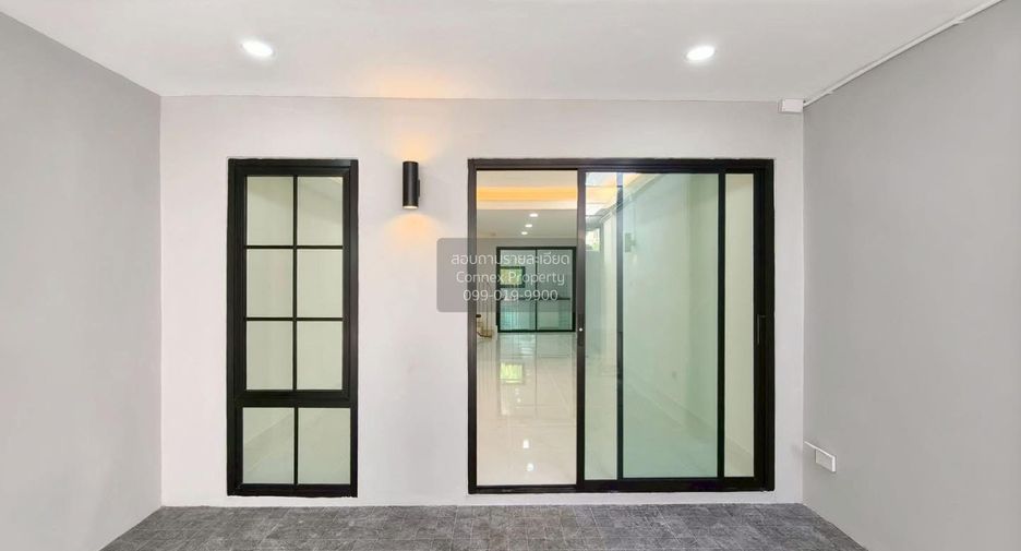 For sale 2 ベッドルーム townhouse in Min Buri, Bangkok