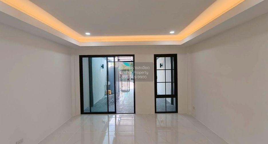 For sale 2 ベッドルーム townhouse in Min Buri, Bangkok