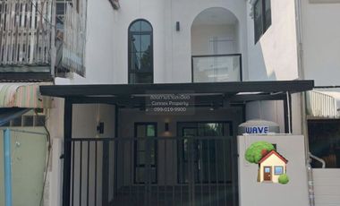 For sale 2 ベッドルーム townhouse in Min Buri, Bangkok