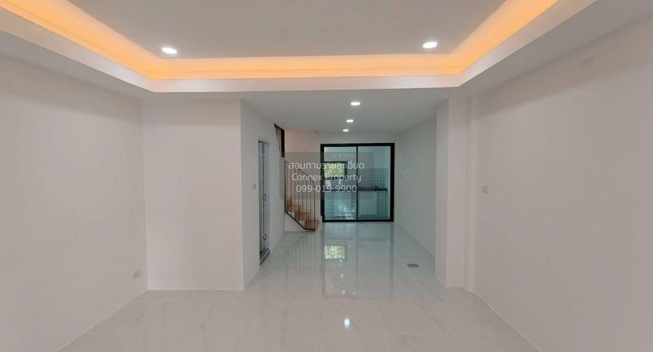 For sale 2 ベッドルーム townhouse in Min Buri, Bangkok