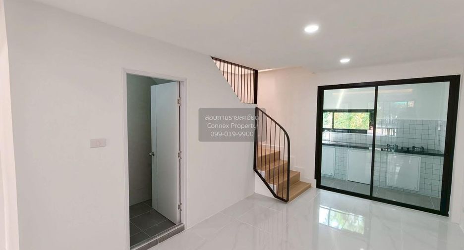 For sale 2 ベッドルーム townhouse in Min Buri, Bangkok