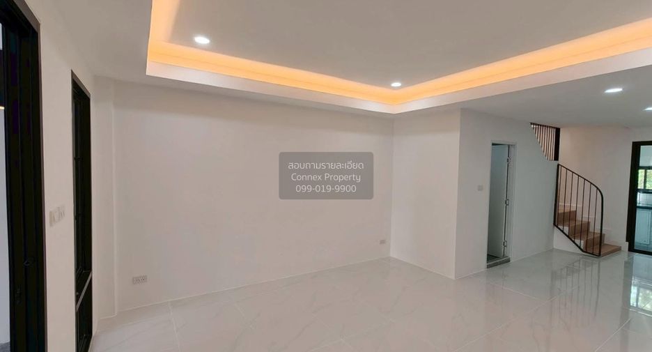 For sale 2 ベッドルーム townhouse in Min Buri, Bangkok