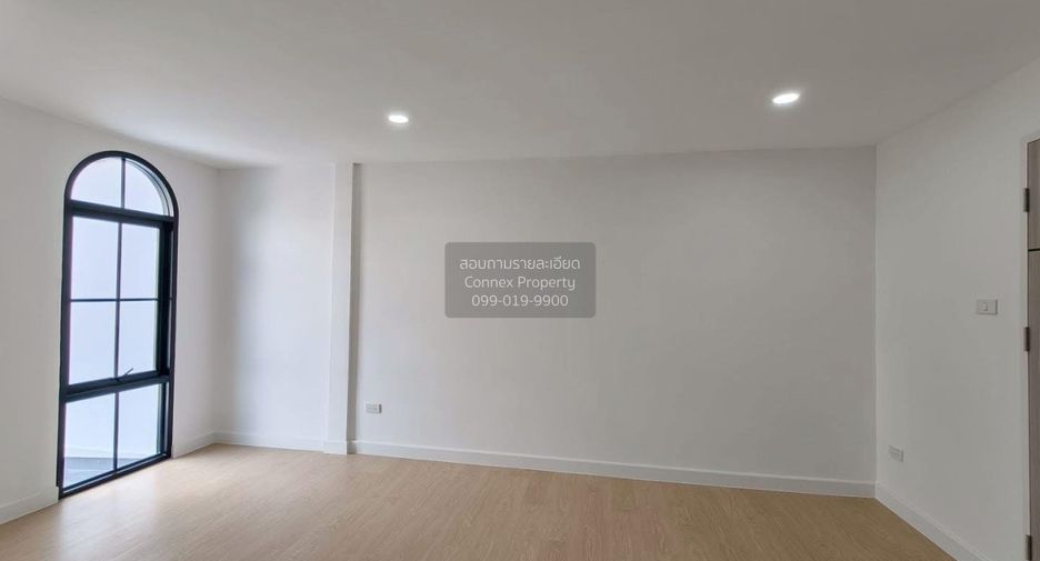 For sale 2 ベッドルーム townhouse in Min Buri, Bangkok