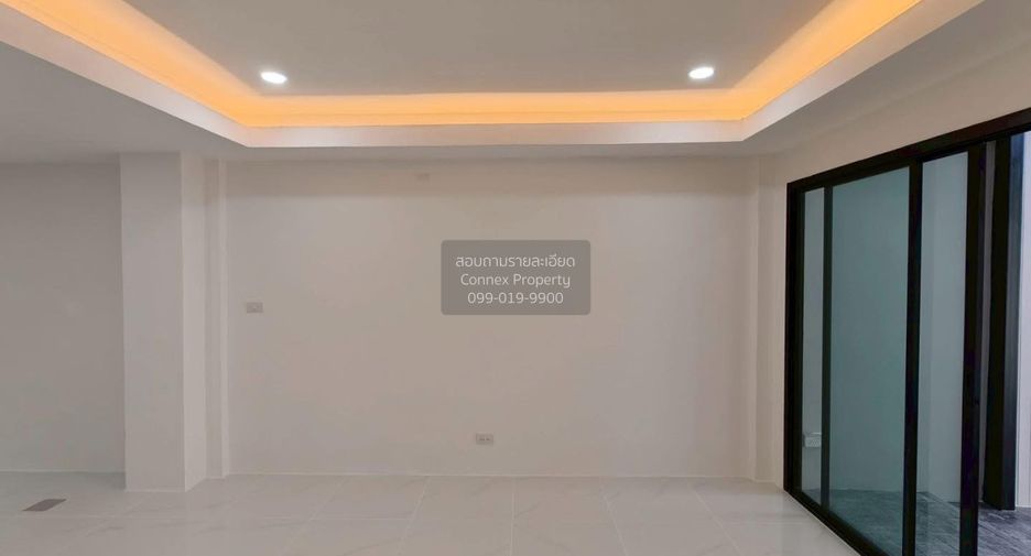 For sale 2 ベッドルーム townhouse in Min Buri, Bangkok