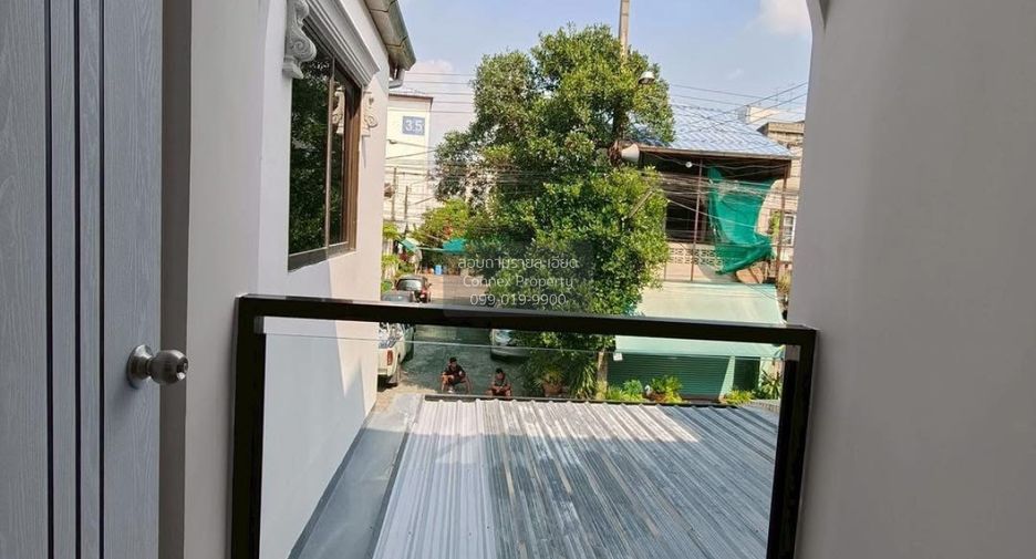 For sale 2 ベッドルーム townhouse in Min Buri, Bangkok