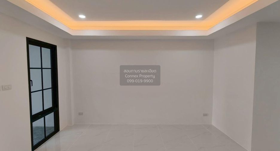 For sale 2 ベッドルーム townhouse in Min Buri, Bangkok
