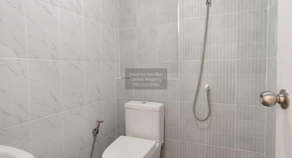 For sale 2 ベッドルーム townhouse in Min Buri, Bangkok