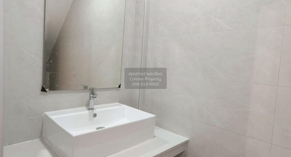 For sale 2 ベッドルーム townhouse in Min Buri, Bangkok